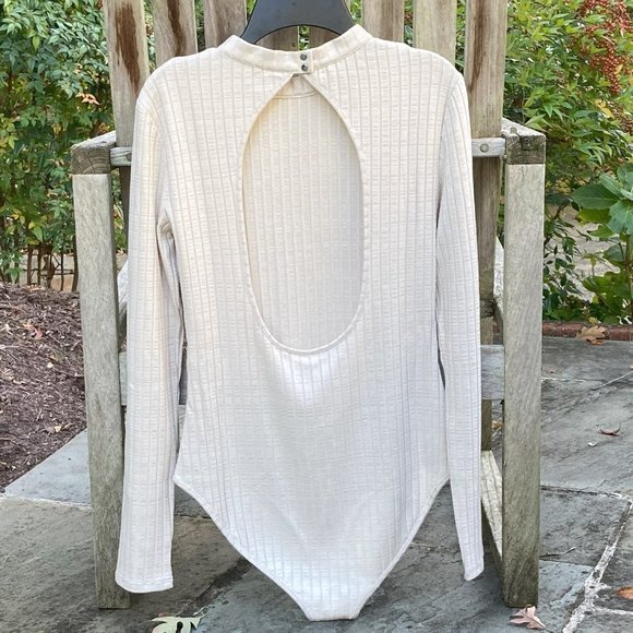 NWOT - Kensie Open Back Long Sleeve Bodysuit - Size Small - Picture 4 of 12